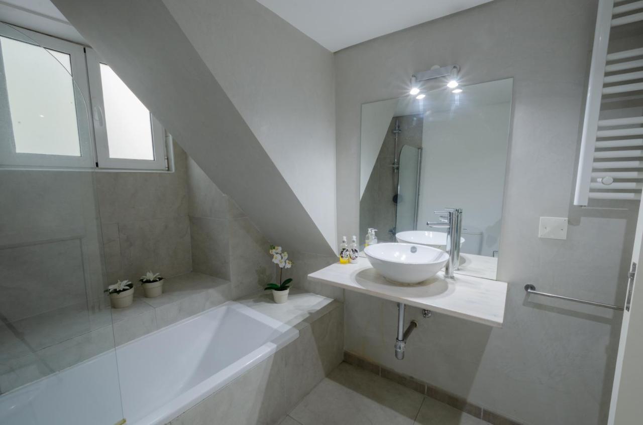 118 B - Liberty Avenue Apartment